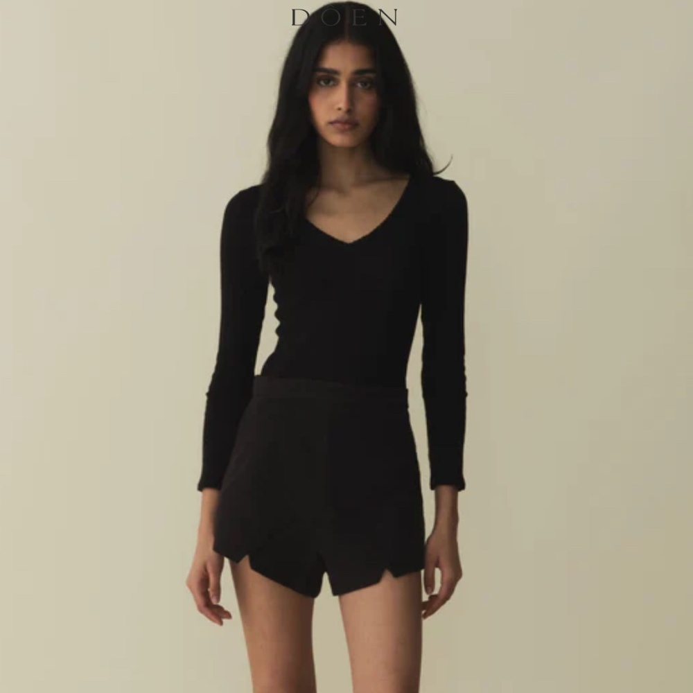 Doen Black High Waist Women Shorts